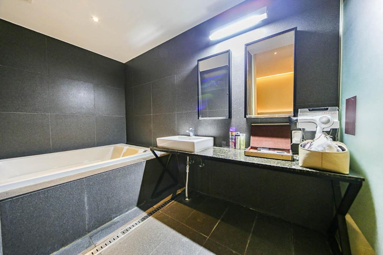 Hotel Myeongjak ชุนชอน ภายนอก รูปภาพ