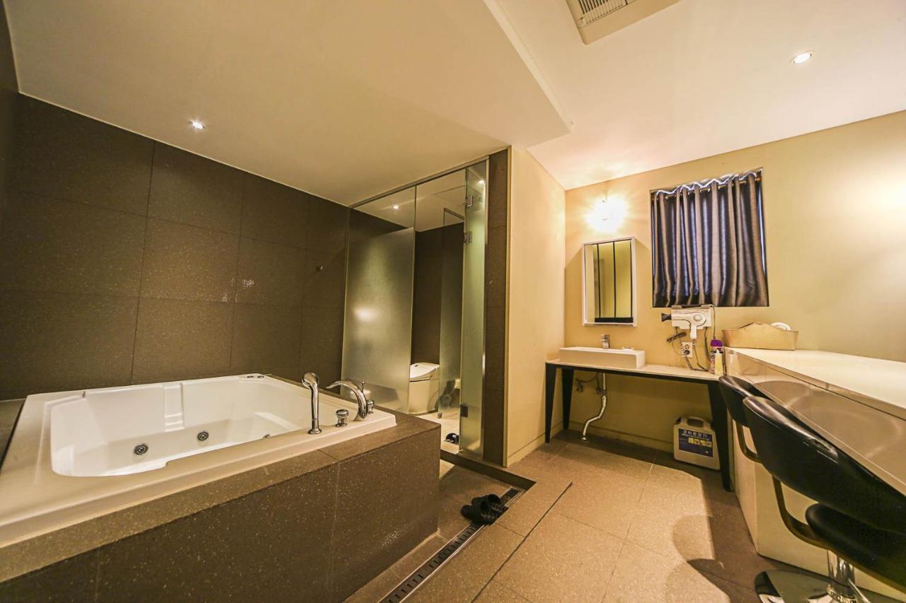 Hotel Myeongjak ชุนชอน ภายนอก รูปภาพ