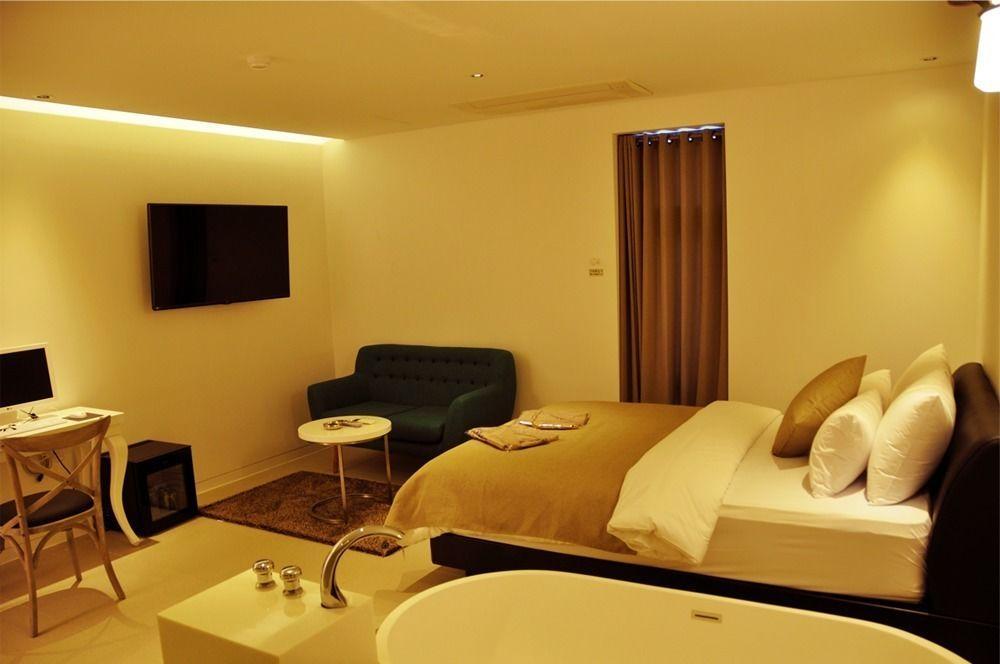 Hotel Myeongjak ชุนชอน ภายนอก รูปภาพ